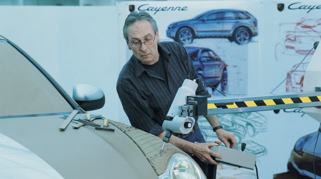 , Revue de presse web : Automobile / Nostalgie. Comment Porsche a été sauvée grâce à un SUV !
